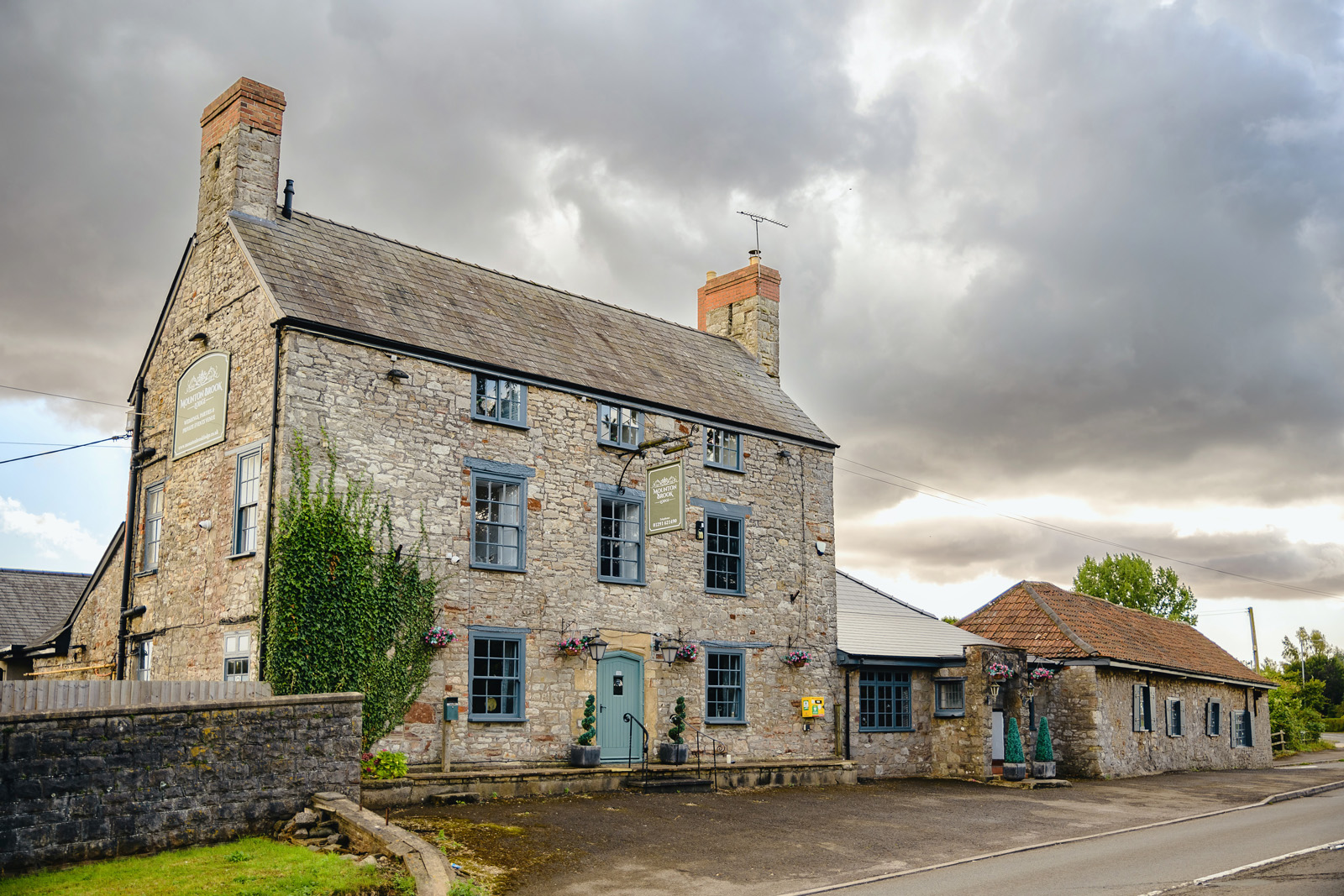 Wedding Photographer Mounton Brook Lodge in Chepstow