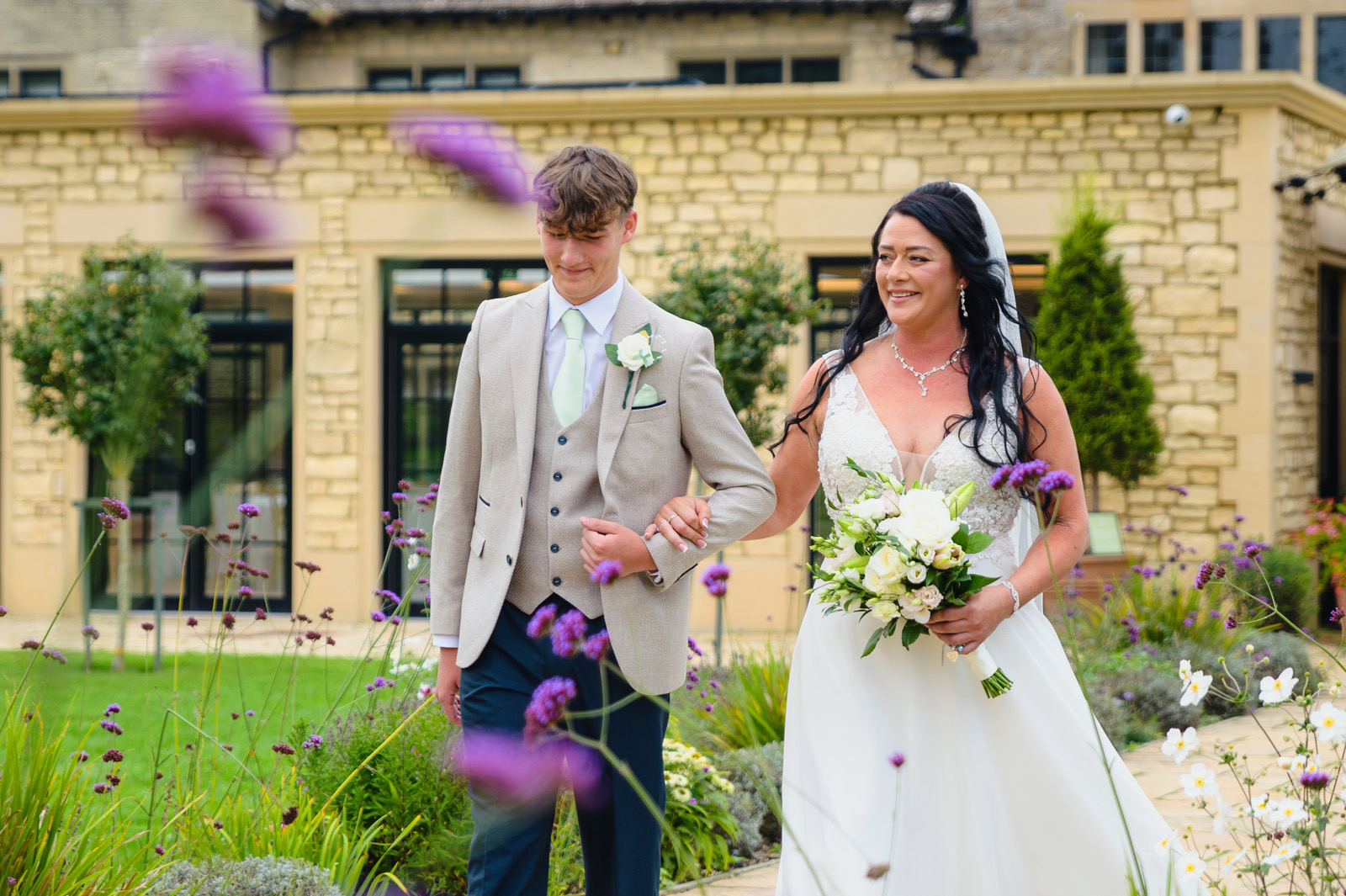 Wedding Photographer The Pear Tree in Purton