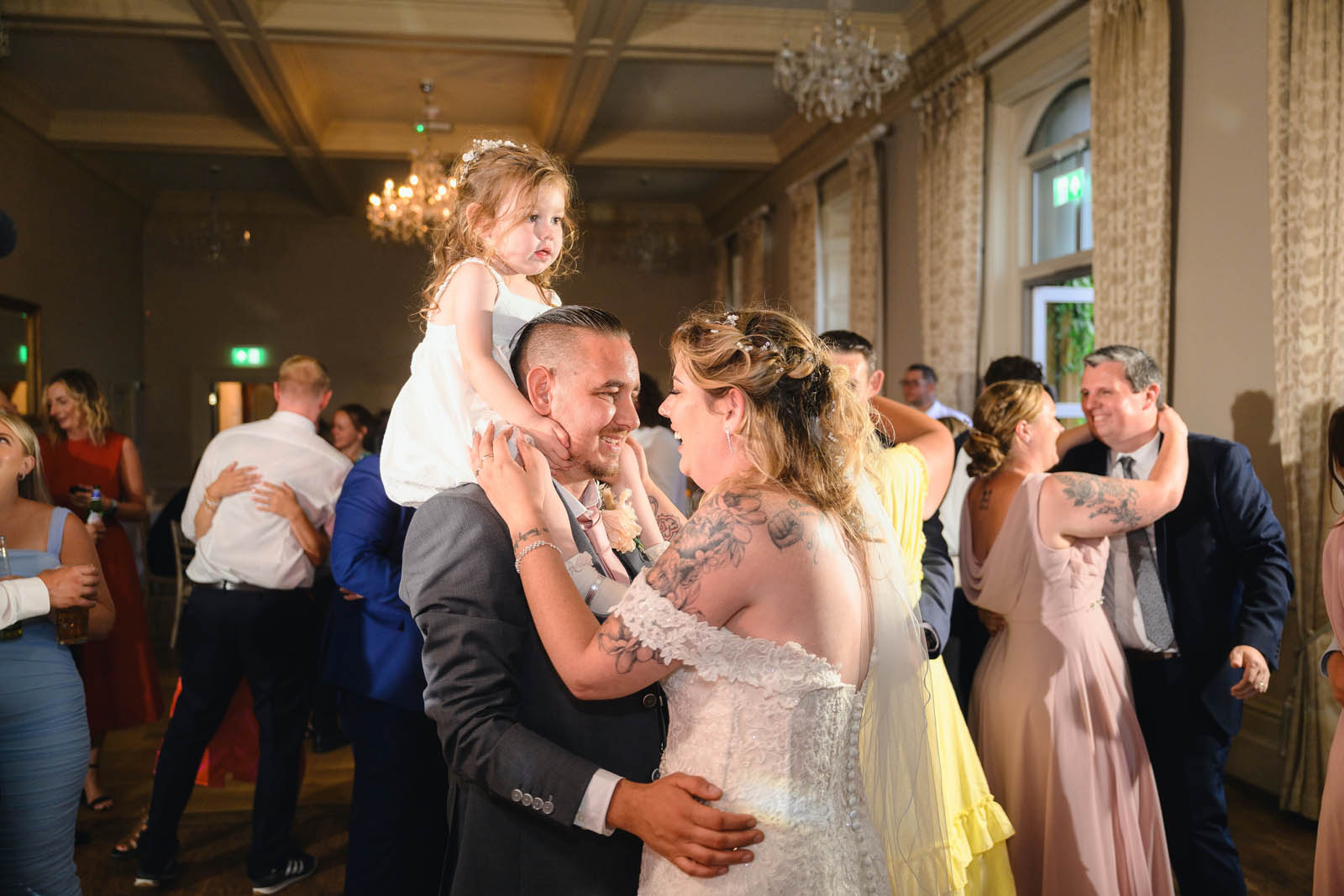 Eastwood Park wedding photography by Stewart Clarke Photography