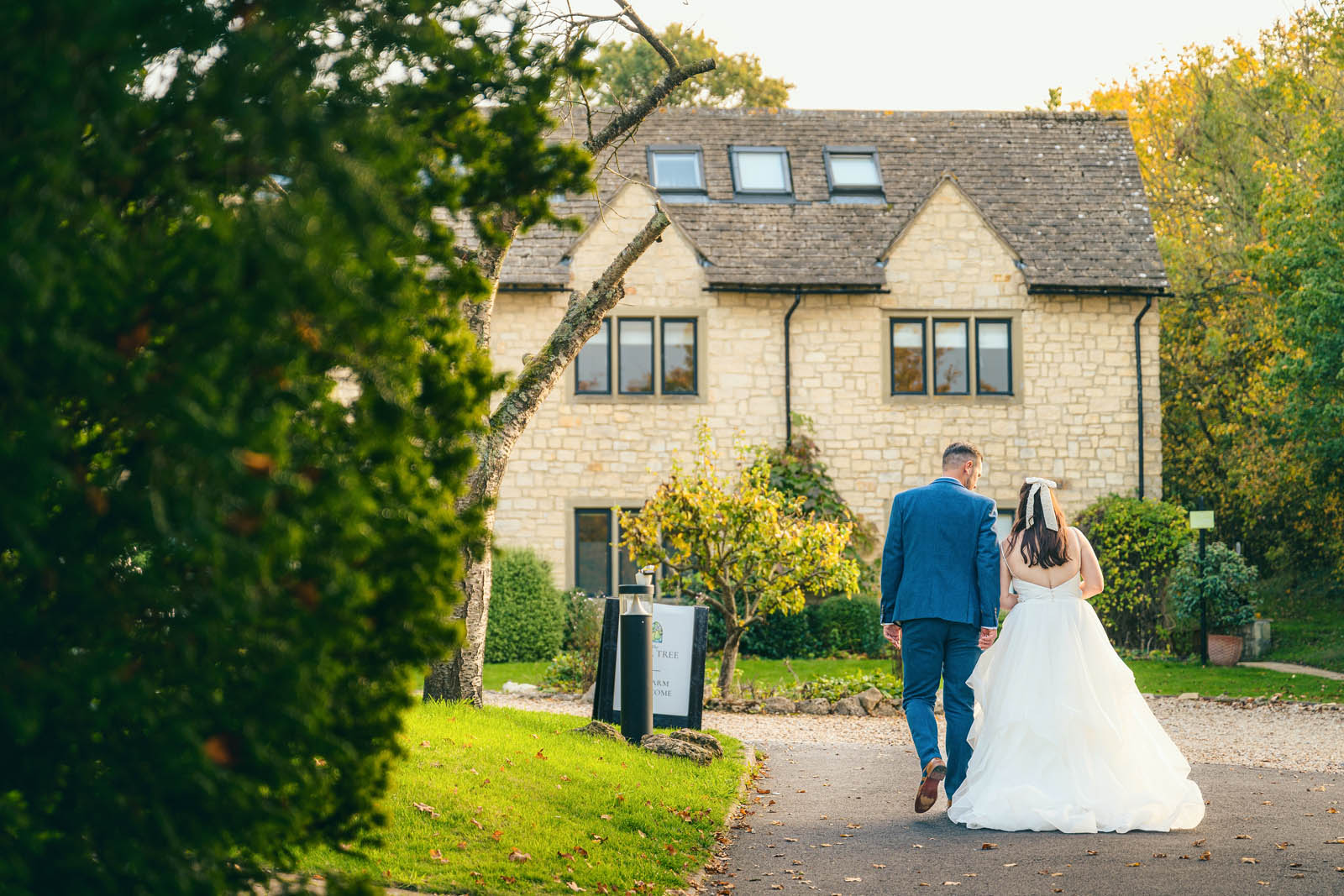 Wedding Photographer at The Pear Tree in Purton